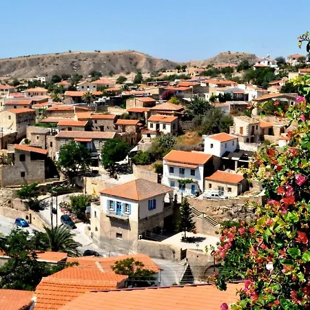 Adamos House Tokhni
